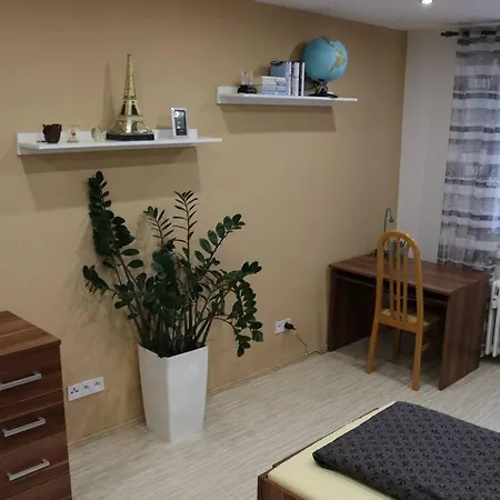 Moderny Priestranny Apartment